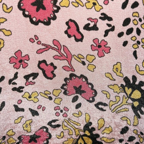 VELVET by Graham & Spencer Floral Top Size Medium - Picture 5 of 10